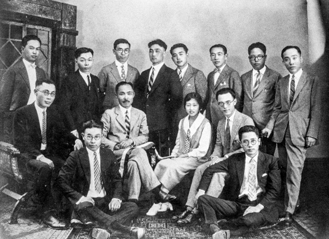 1913